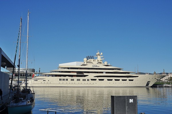 Luxusyacht Dilbar des russischen Oligarchen Usmanov, 2017 in Barcelona